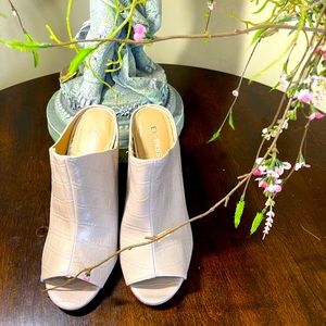 Brand new express heels